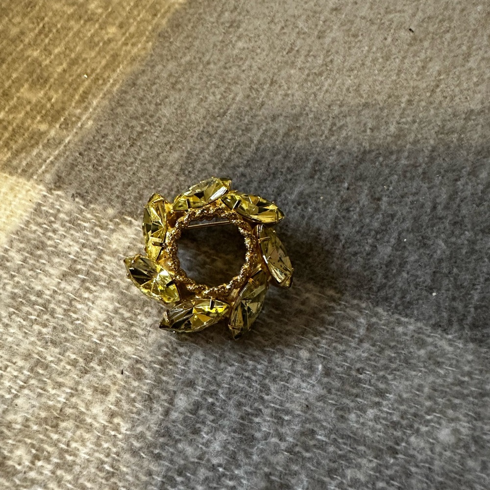 Vintage Dainty Navette Spring Brooch